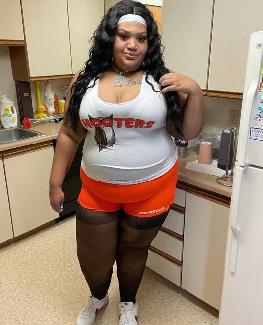 Hooters girl